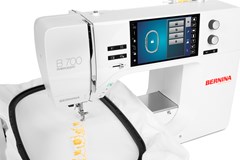 bernina-700-embroidery_30777435912_o